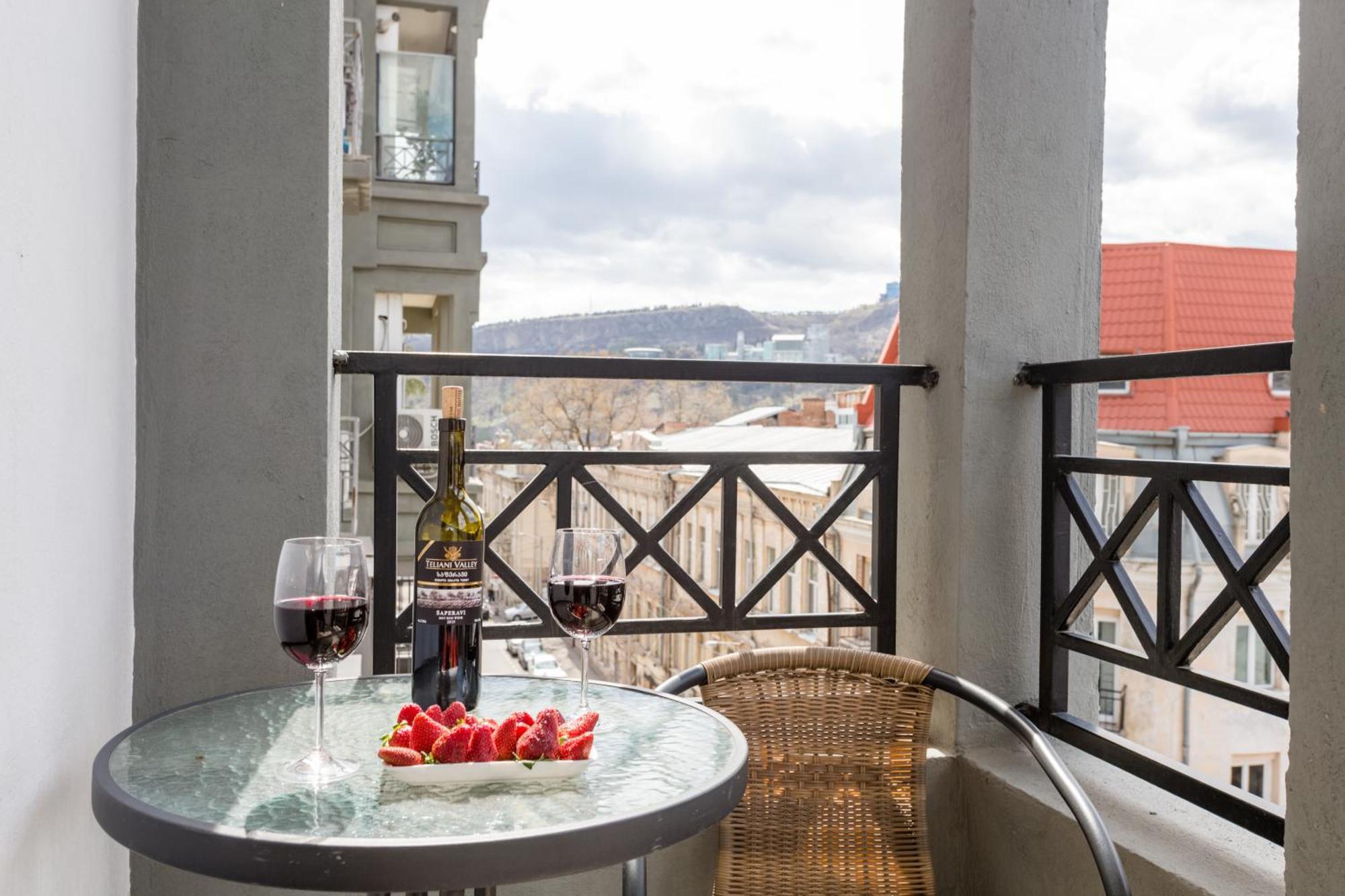 Apartment In The City Of Tbilisi Exterior photo